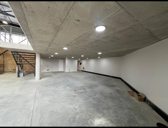 445M² WAREHOUSE TO LET IN STRIJDOMPARK
